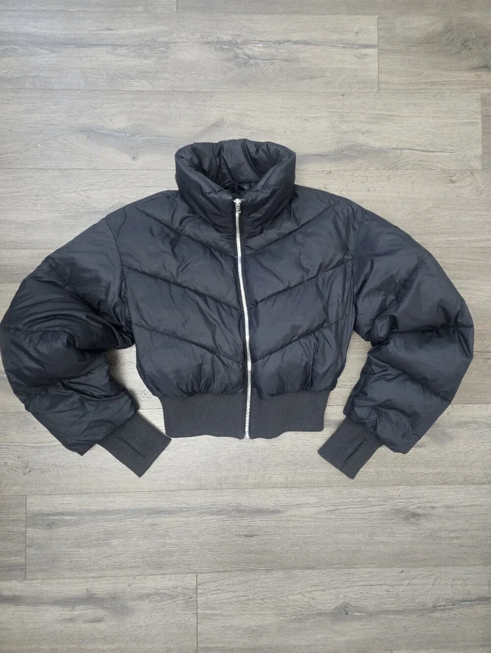 Alo Yoga Cropped Atmosphere Puffer Black New With Tags Athleisure Comfy